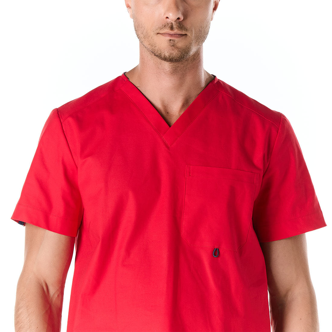 Médico o Doctor vistiendo una  color ROJO marca Gallantdale Uniformes Médicos y Quirúrgicos
