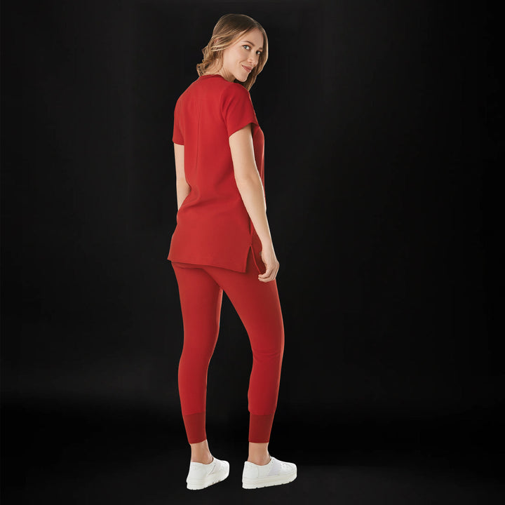 Pijama Quirúrgica de Mujer Hello Kitty® 50° Aniversario modelo Akita