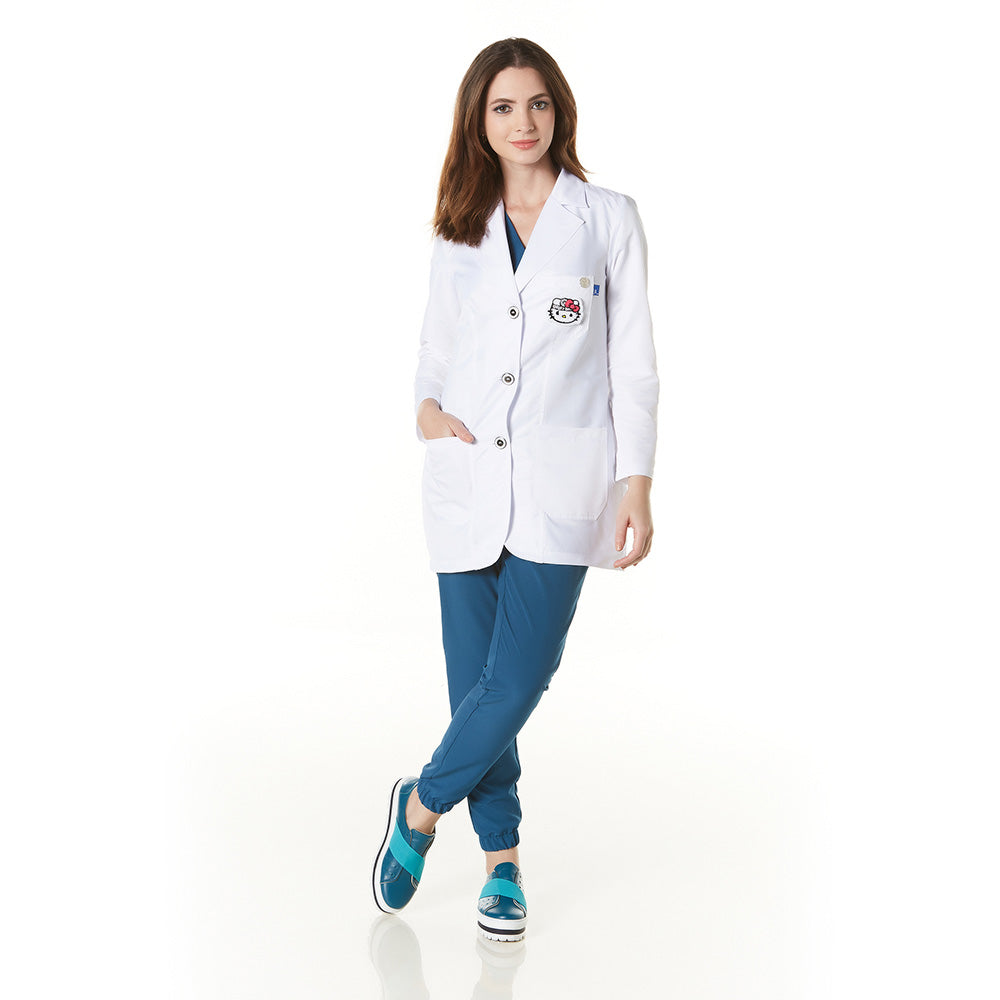 Médico o Doctor vistiendo una BATA color BLANCO marca Gallantdale Uniformes Médicos y Quirúrgicos