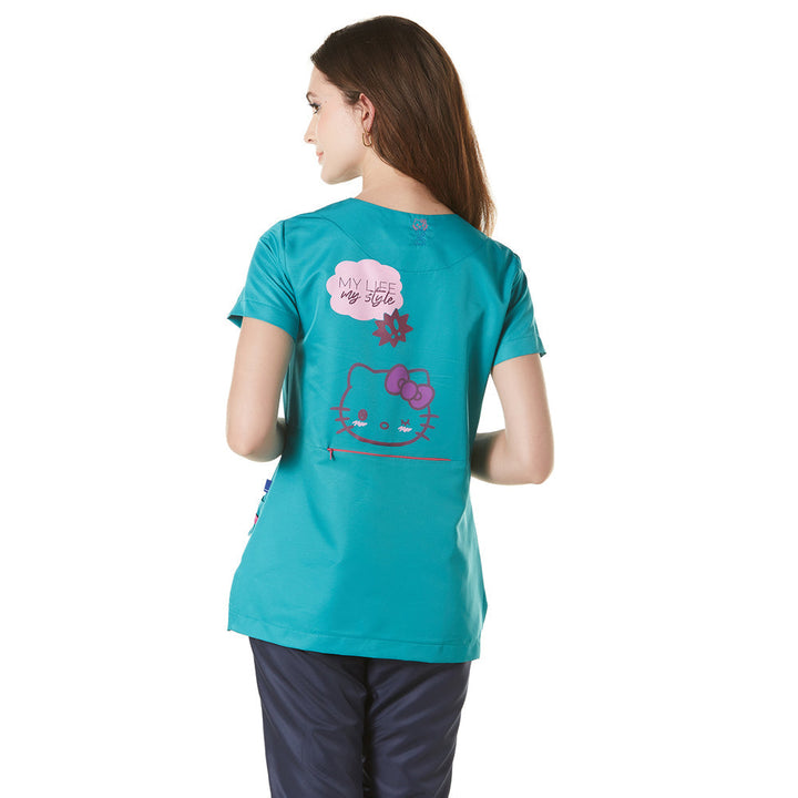 Médico o Doctor vistiendo una  color AQUAMARINE marca Gallantdale Uniformes Médicos y Quirúrgicos