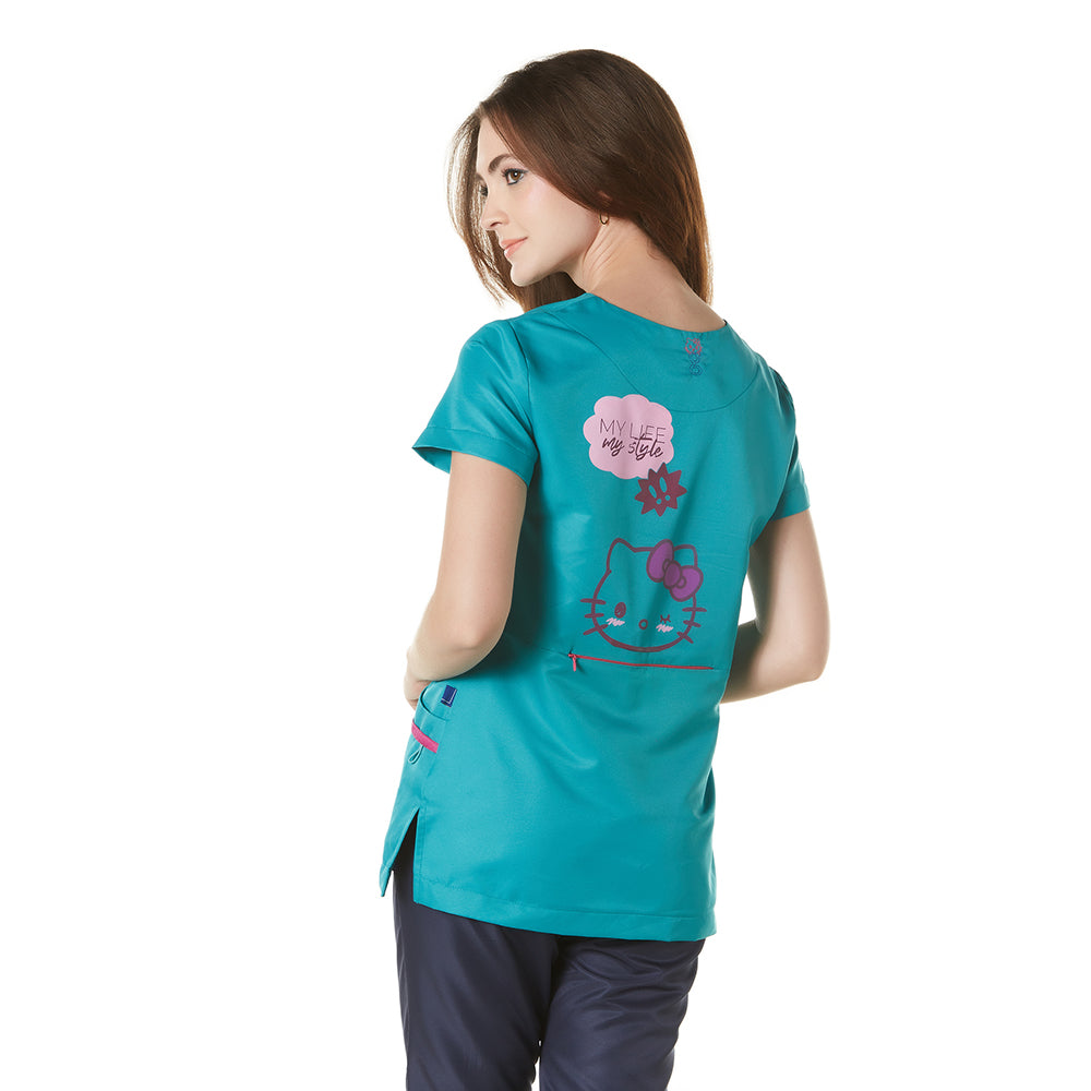 Médico o Doctor vistiendo una  color AQUAMARINE marca Gallantdale Uniformes Médicos y Quirúrgicos