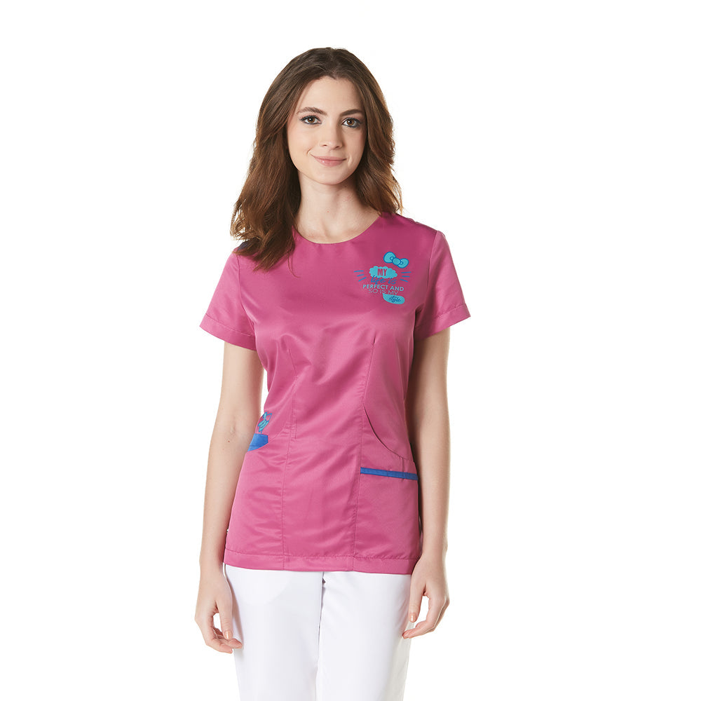 Médico o Doctor vistiendo una  color AQUAMARINE marca Gallantdale Uniformes Médicos y Quirúrgicos