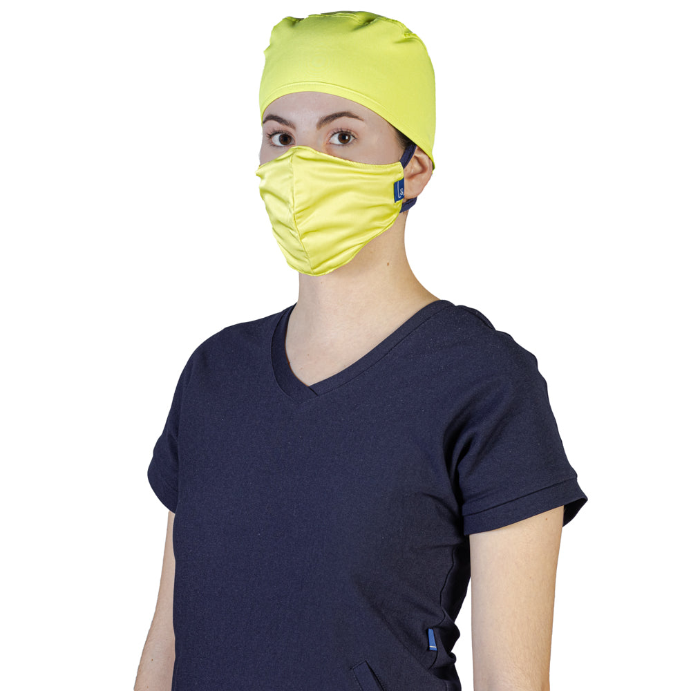 Médico o Doctor vistiendo una  color BUBBLE marca Gallantdale Uniformes Médicos y Quirúrgicos