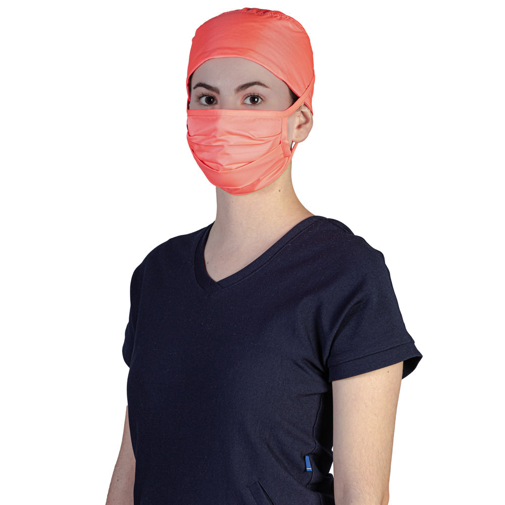 Médico o Doctor vistiendo una PPE color NEGRO marca Gallantdale Uniformes Médicos y Quirúrgicos