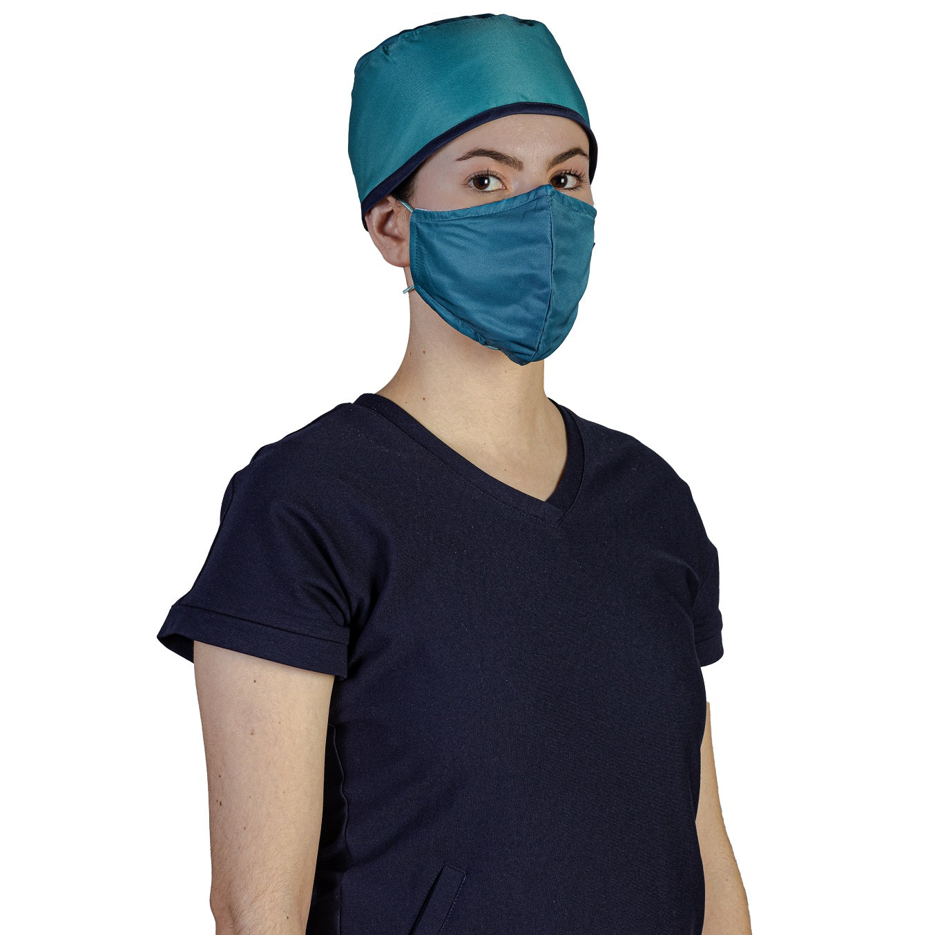 Médico o Doctor vistiendo una  color AQUAMARINO marca Gallantdale Uniformes Médicos y Quirúrgicos