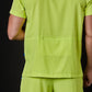 Médico o Doctor vistiendo una  color Marino marca Gallantdale Uniformes Médicos y Quirúrgicos