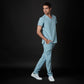 Médico o Doctor vistiendo una  color Azul Organic marca Gallantdale Uniformes Médicos y Quirúrgicos